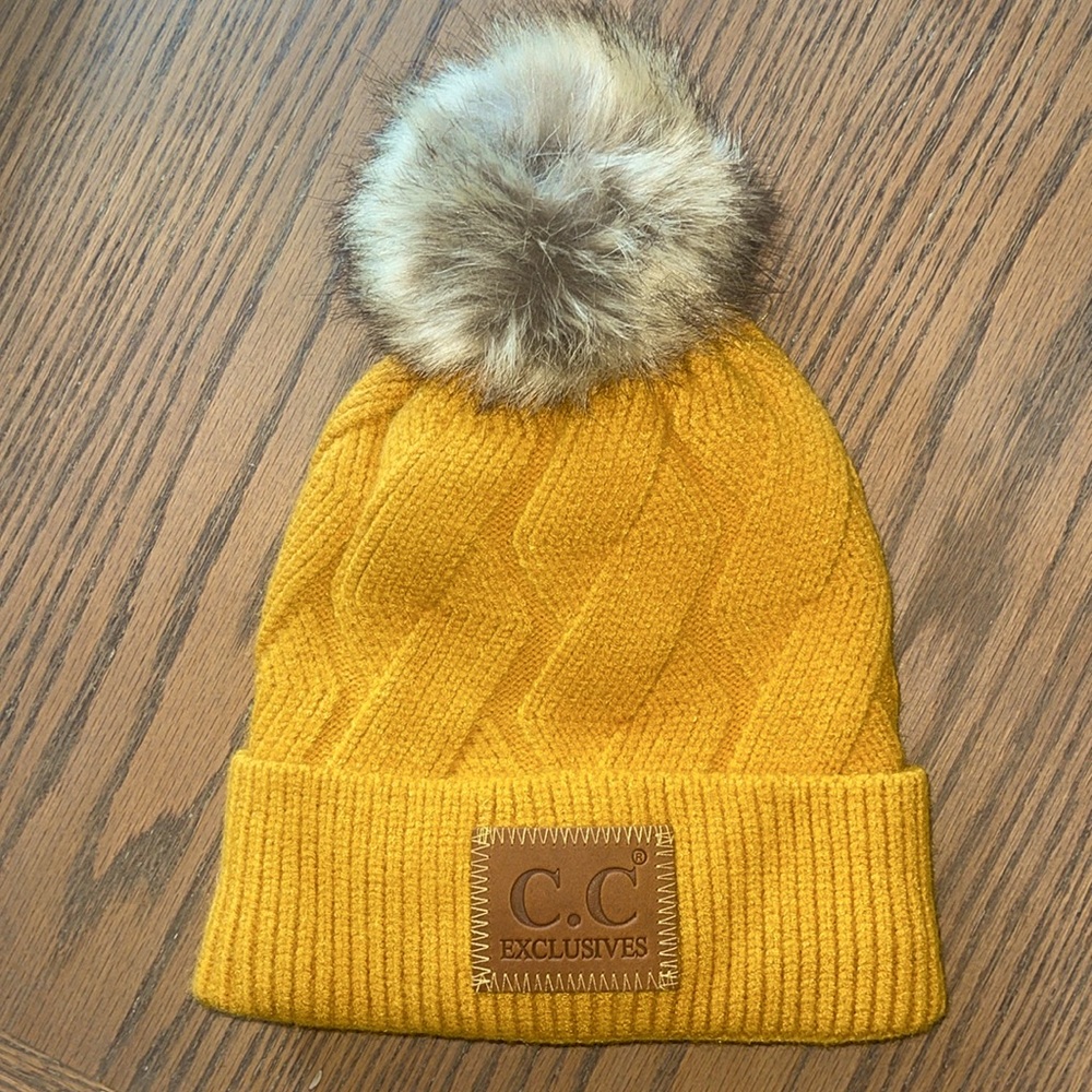 CC EXCLUSIVES Mustard Yellow Faux Fur Pom Fleece Lined Stocking Cap NWOT